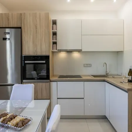 Katess With Heated Pool スプリト