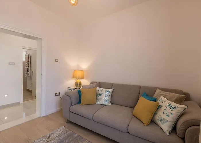 Katess With Heated Pool スプリト