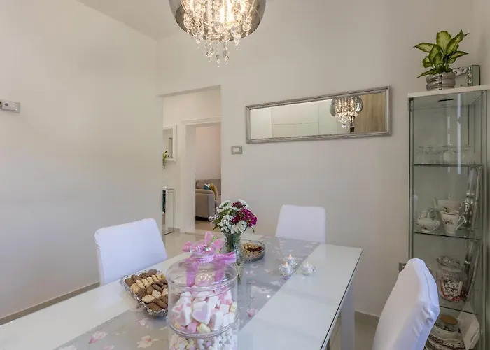 Katess With Heated Pool ヴィラ *