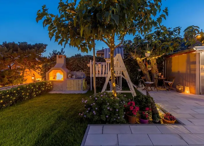 Katess With Heated Pool *