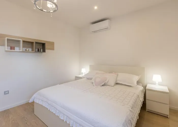 Katess With Heated Pool ヴィラ