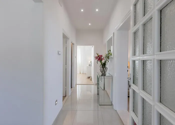 ヴィラ Katess With Heated Pool *