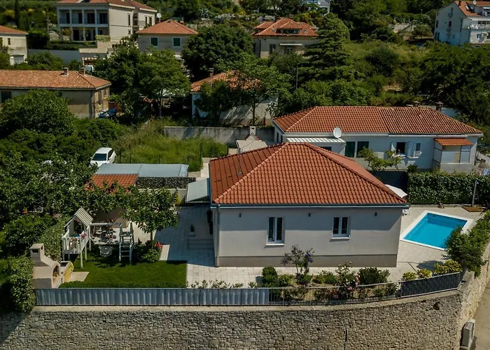 ヴィラ Katess With Heated Pool *