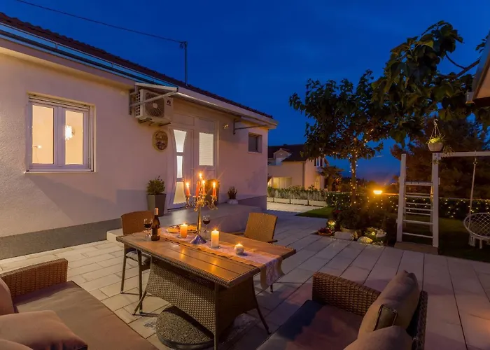 Katess With Heated Pool *