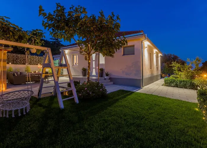 ヴィラ Katess With Heated Pool *