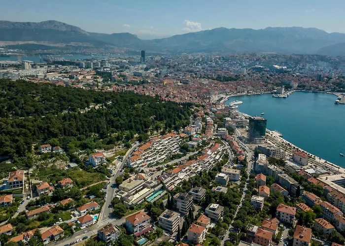 ヴィラ Katess With Heated Pool スプリト