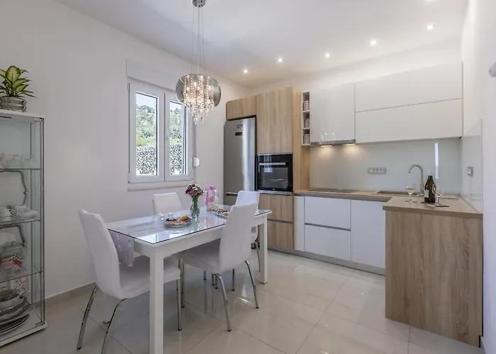 ヴィラ Katess With Heated Pool *