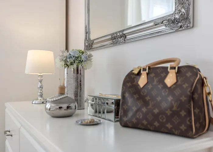 Katess With Heated Pool * スプリト