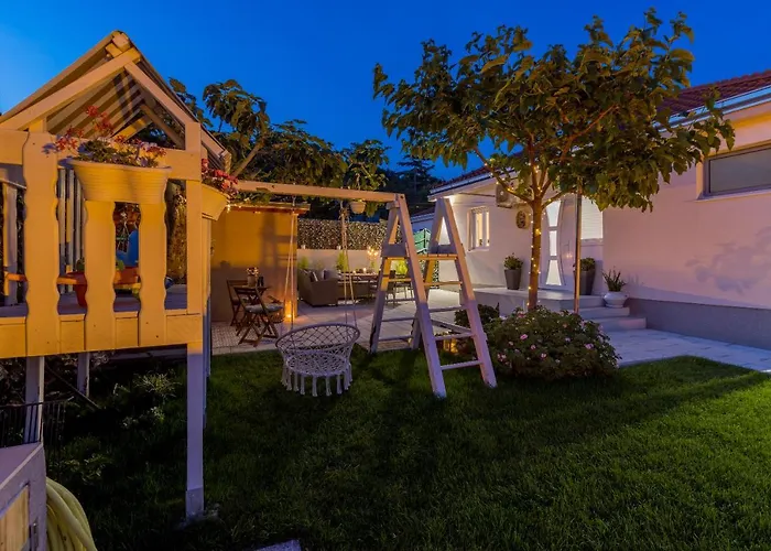 Katess With Heated Pool ヴィラ スプリト