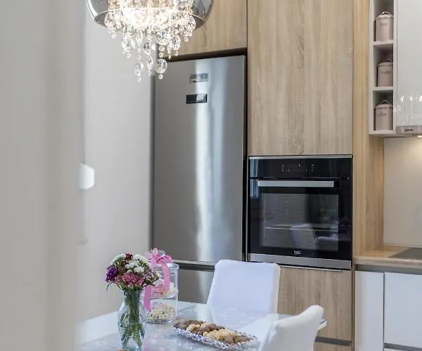 Katess With Heated Pool ヴィラ *