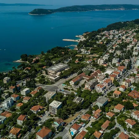 Katess With Heated Pool *