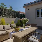 Katess With Heated Pool Вилла Сплит