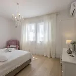Villa Katess With Heated Pool *
