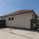 Villa Katess With Heated Pool *