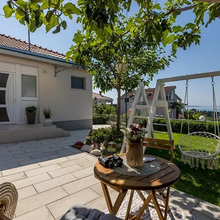 Katess With Heated Pool Villa *