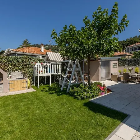 Villa Katess With Heated Pool