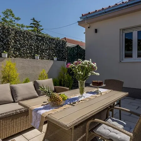 Katess With Heated Pool Villa Split