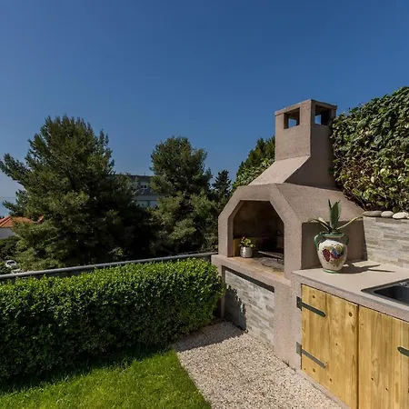 Katess With Heated Pool Villa *