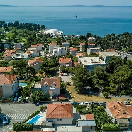 Katess With Heated Pool Villa