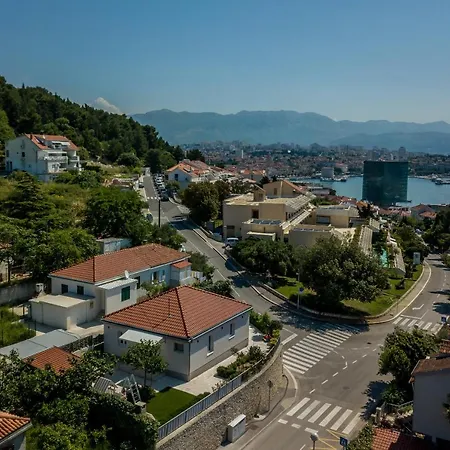 Villa Katess With Heated Pool Split