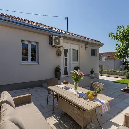 Katess With Heated Pool *